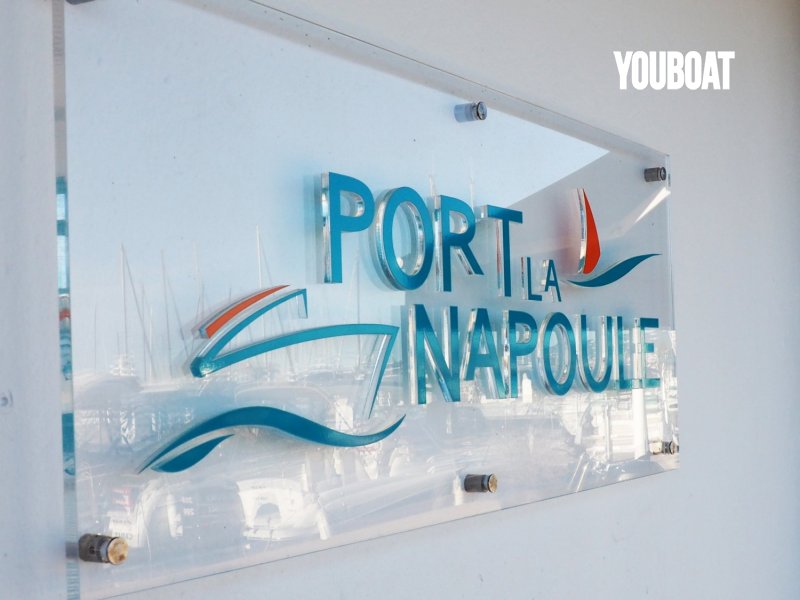 Place de port Mandelieu La Napoule 11.00 m x 3.58 m -  - 65.000 €