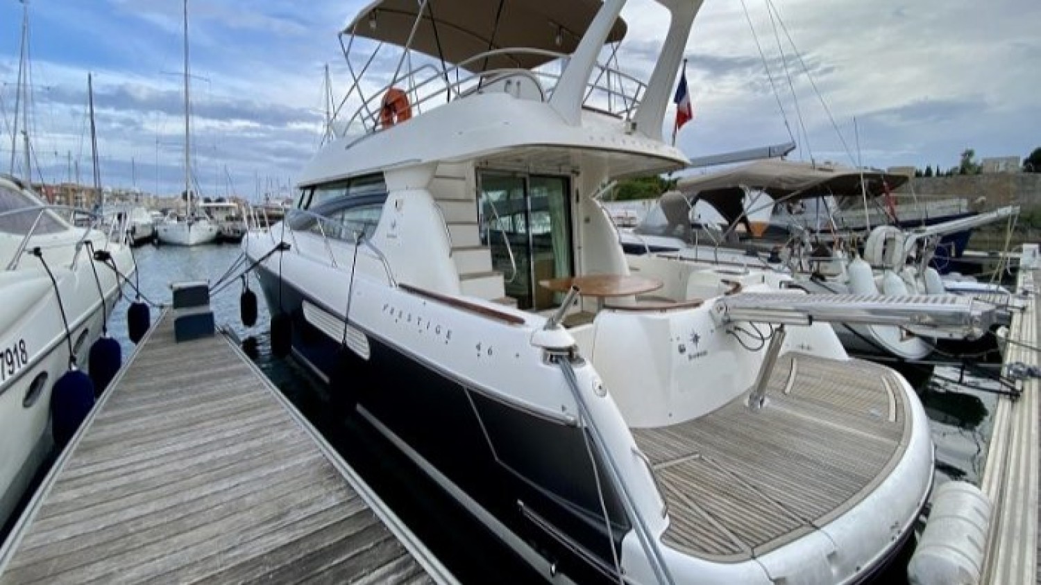 photo Prestige Yachts 46