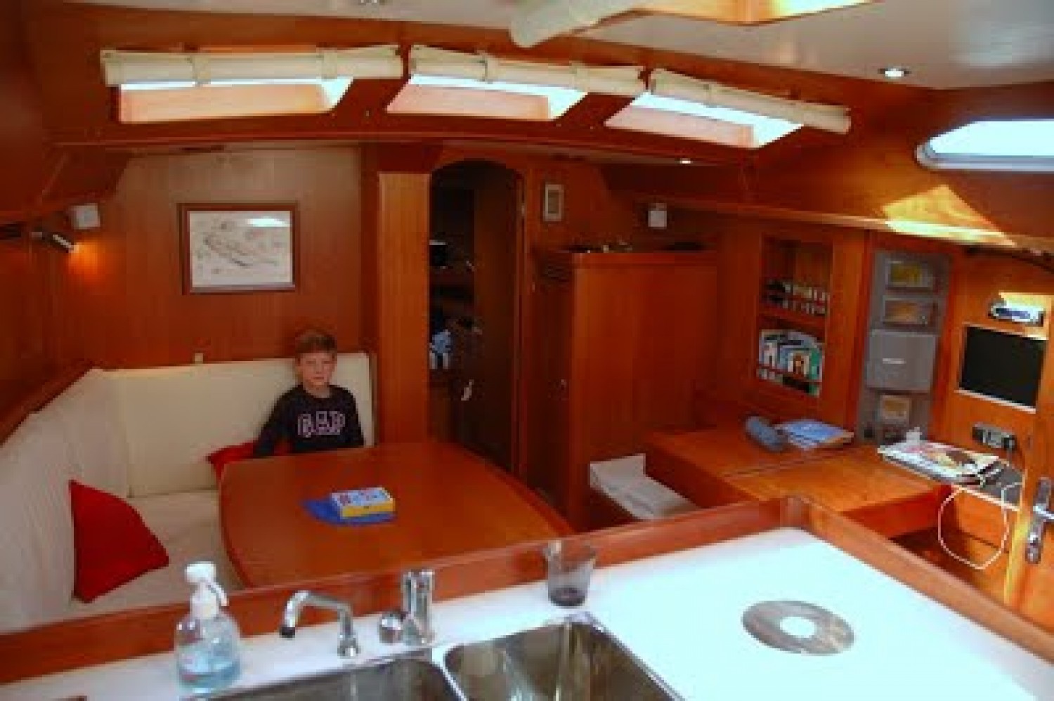 photo Universal Yachting 44