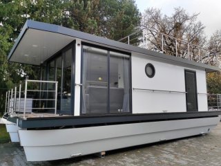 House Boat Independant 10x4,5m neu