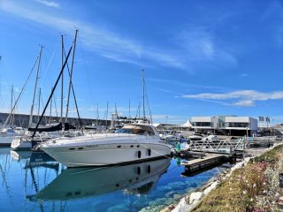 Alquiler amarre  Málaga capital junto a la terminal de cruceros alquiler